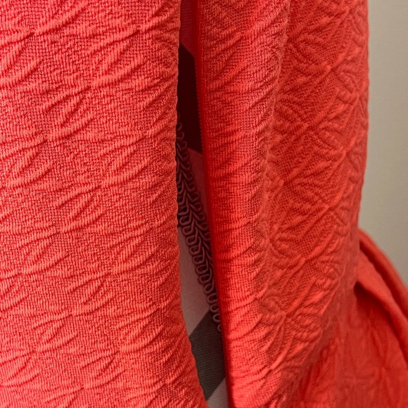 Bobeau  Dress, Tangerine Color w/an Embossed Pattern on Material- Size Large - Picture 8 of 11